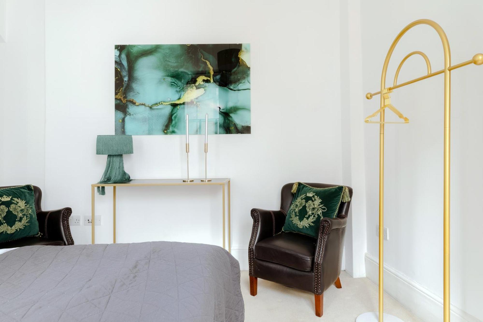 Апартаменты Rare Find Off Oxford St! Soho 5Bed Design House For Xxl Groups Лондон Номер фото