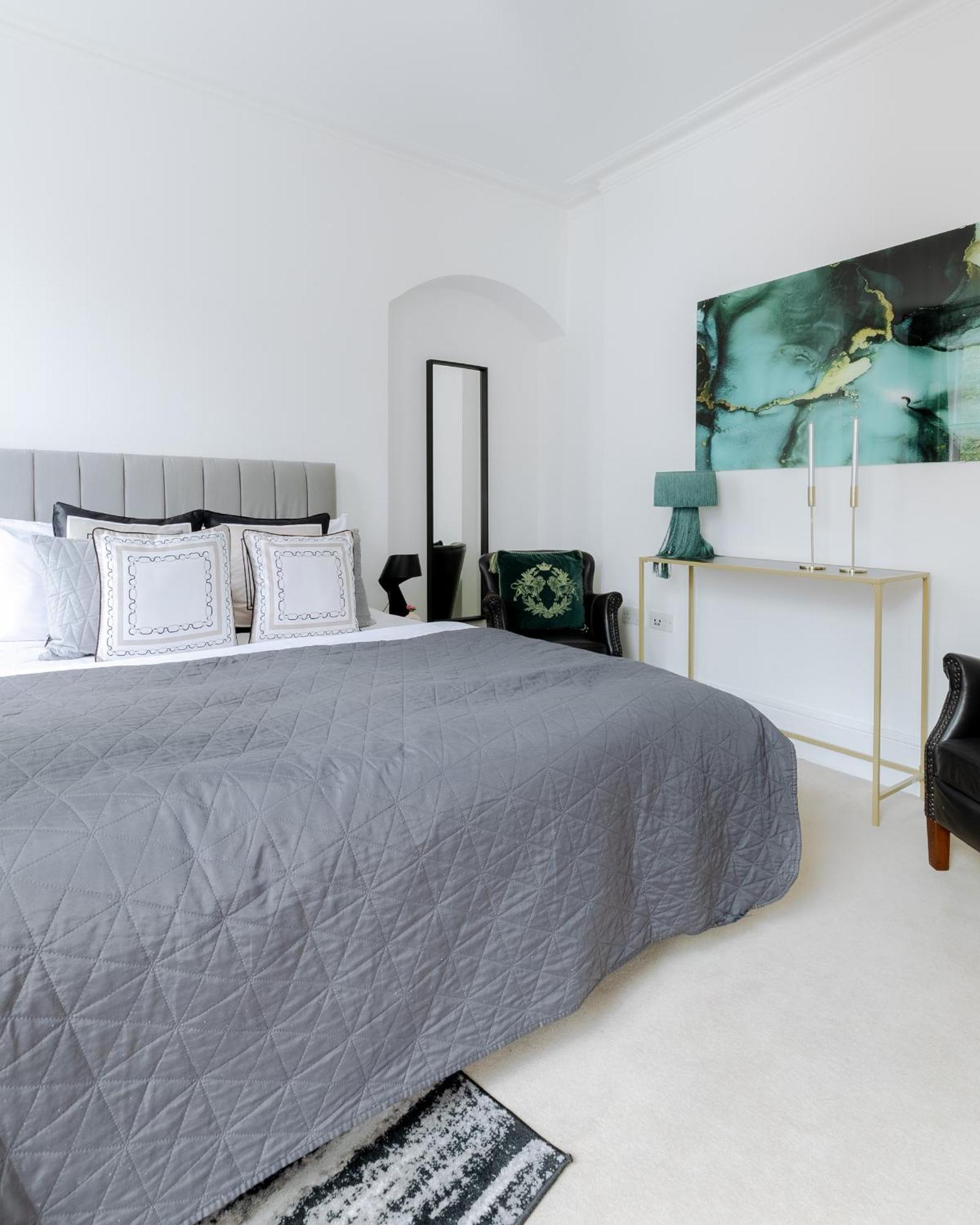 Апартаменты Rare Find Off Oxford St! Soho 5Bed Design House For Xxl Groups Лондон Номер фото